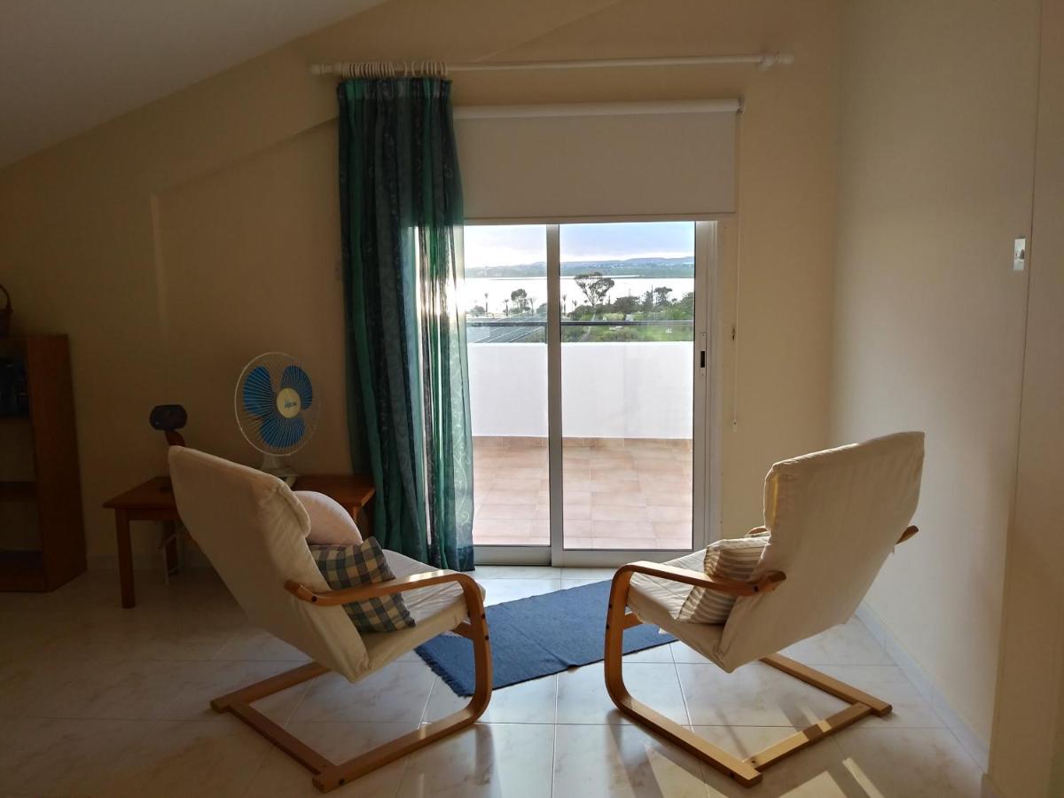 Must Stay - Sea & Salt Lake Panoramic View Apt Larnaca Exterior photo