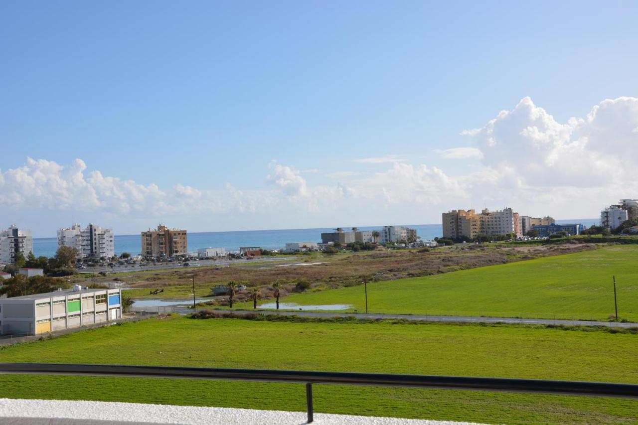 Must Stay - Sea & Salt Lake Panoramic View Apt Larnaca Exterior photo