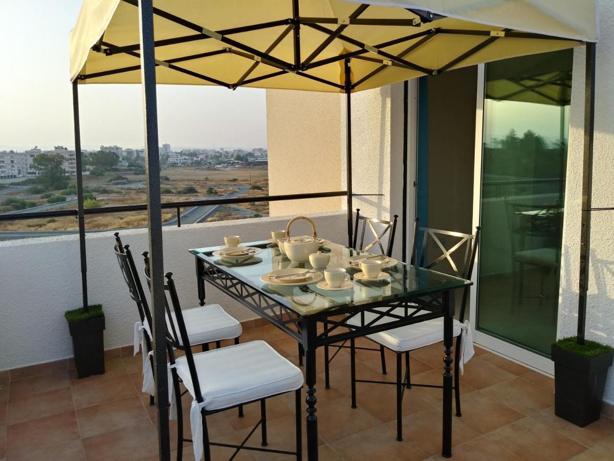 Must Stay - Sea & Salt Lake Panoramic View Apt Larnaca Exterior photo