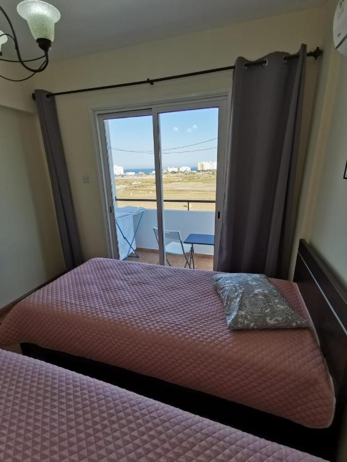 Must Stay - Sea & Salt Lake Panoramic View Apt Larnaca Exterior photo