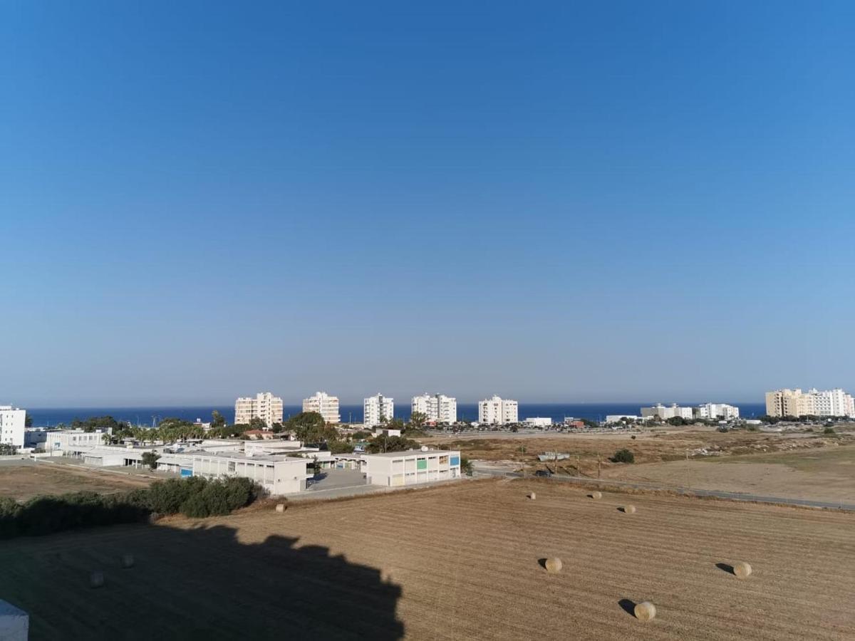 Must Stay - Sea & Salt Lake Panoramic View Apt Larnaca Exterior photo