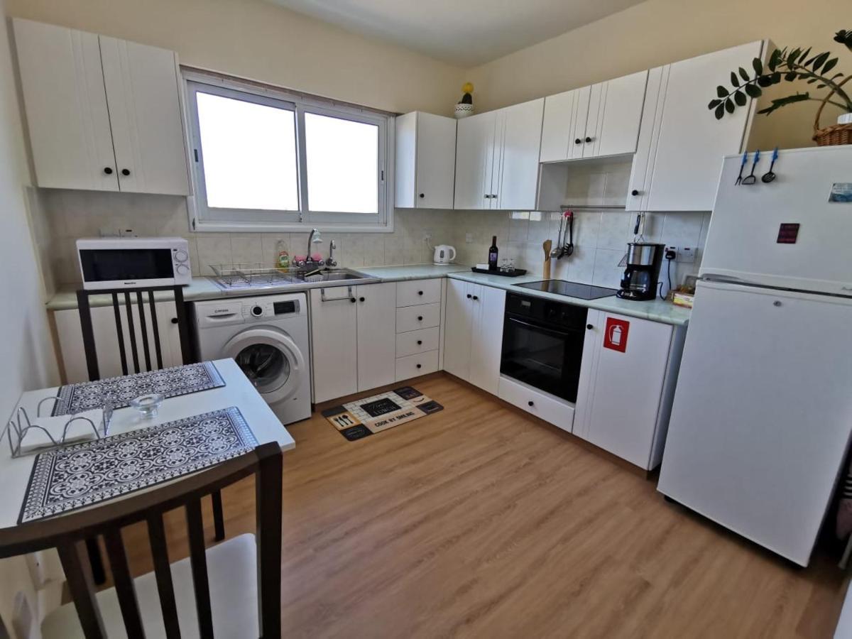 Must Stay - Sea & Salt Lake Panoramic View Apt Larnaca Exterior photo