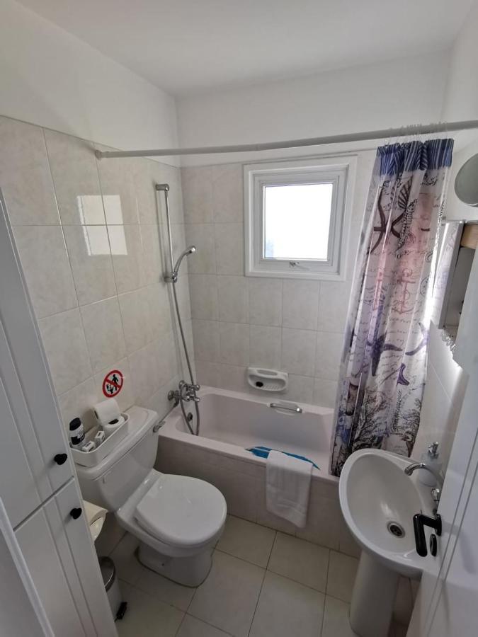 Must Stay - Sea & Salt Lake Panoramic View Apt Larnaca Exterior photo