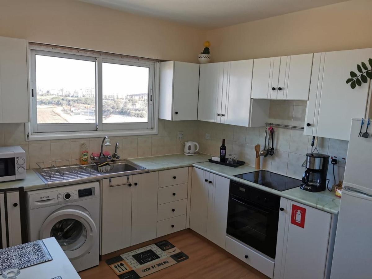 Must Stay - Sea & Salt Lake Panoramic View Apt Larnaca Exterior photo